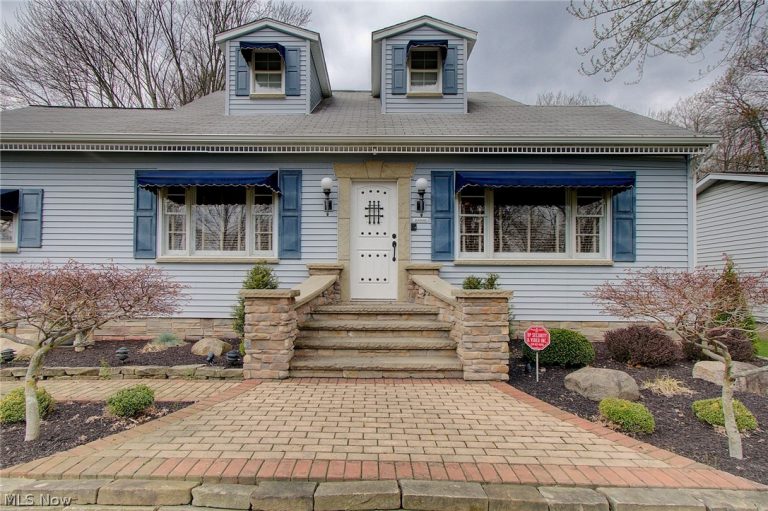 2229 Western Avenue, Alliance, OH - Photo 2