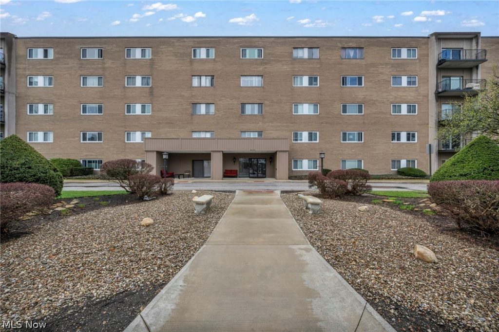20333 Detroit Road, Rocky River, OH