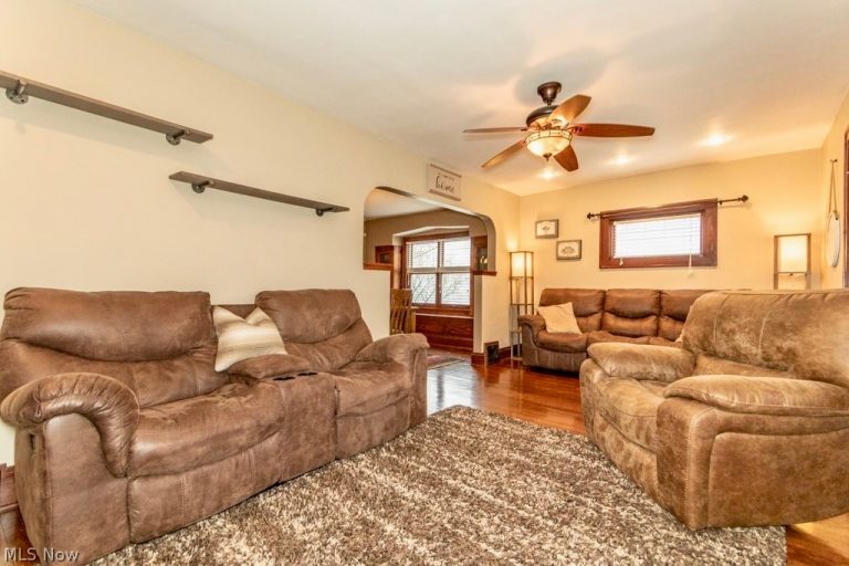 1383 Churchill Road, Lyndhurst, OH - Photo 6