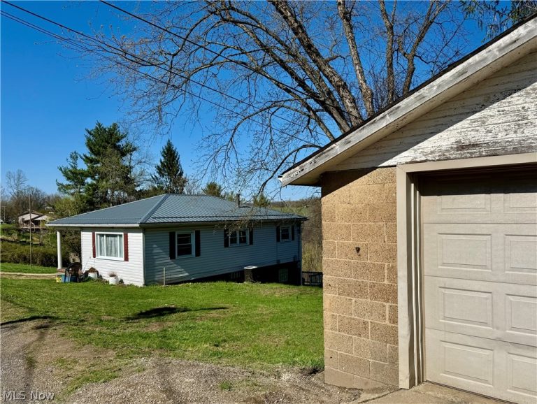 56 Pontiac Road, Wellsburg, WV - Photo 6