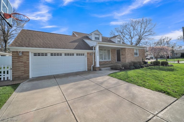 16879 Brinbourne Avenue, Middleburg Heights, OH - Photo 3