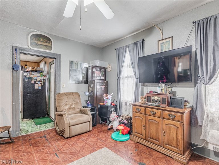 4846 Wendell Avenue, Cleveland, OH - Photo 3