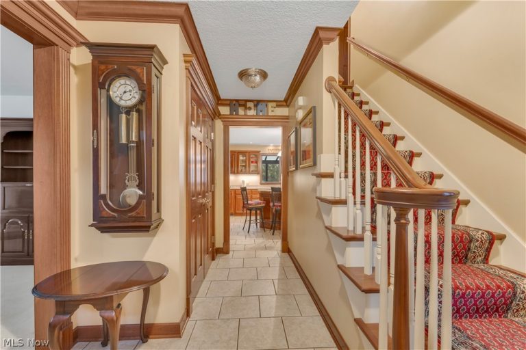 190 Chapel Lane, Canfield, OH - Photo 4