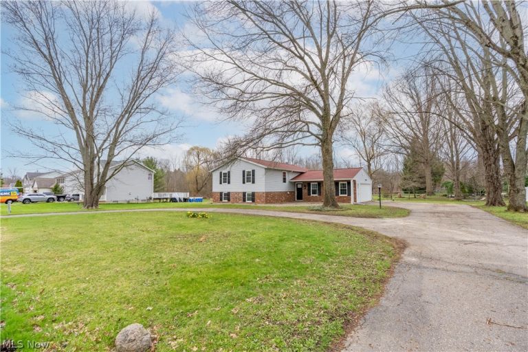 6518 Lorraine Avenue, Massillon, OH - Photo 2