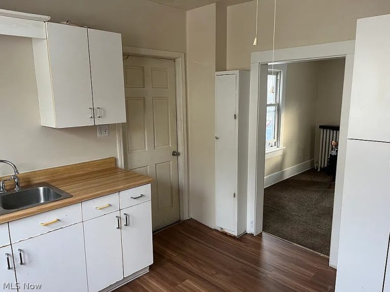 2211 18th Street, Akron, OH - Photo 2