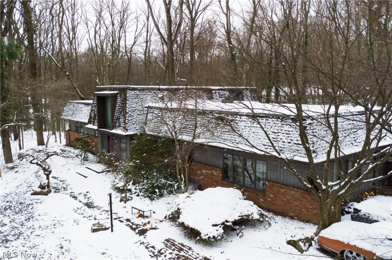 50 Redfern Drive, Youngstown, OH - Photo 3