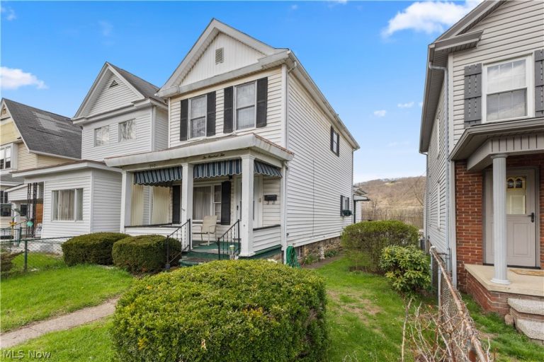 210 Grant Street, Newell, WV - Photo 2