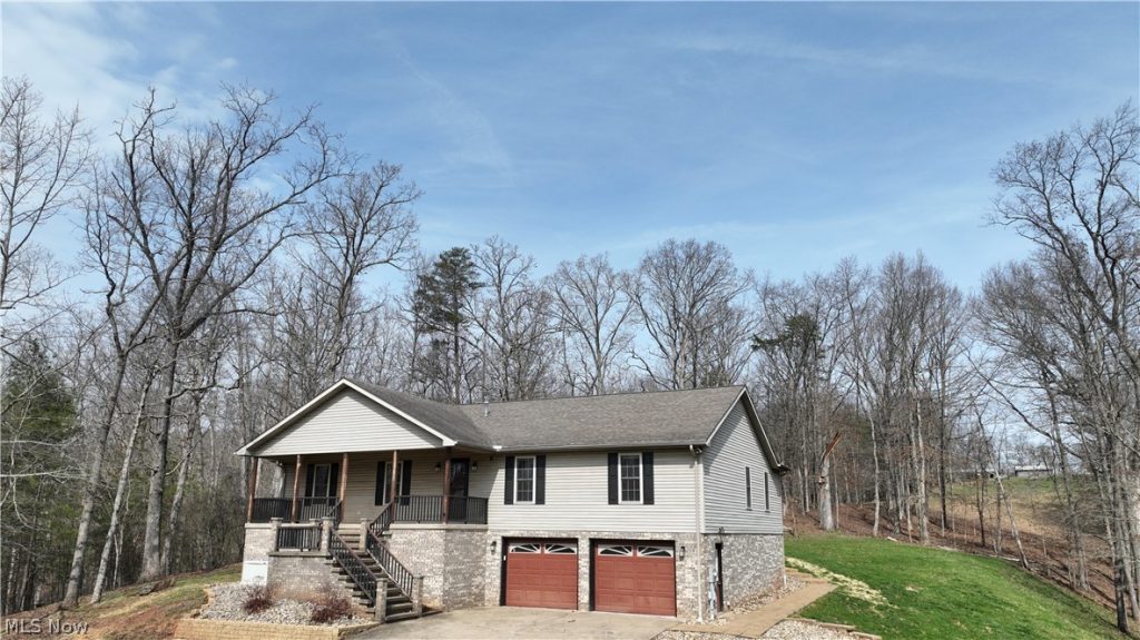 1950 Sams Creek Road, Mineral Wells, WV