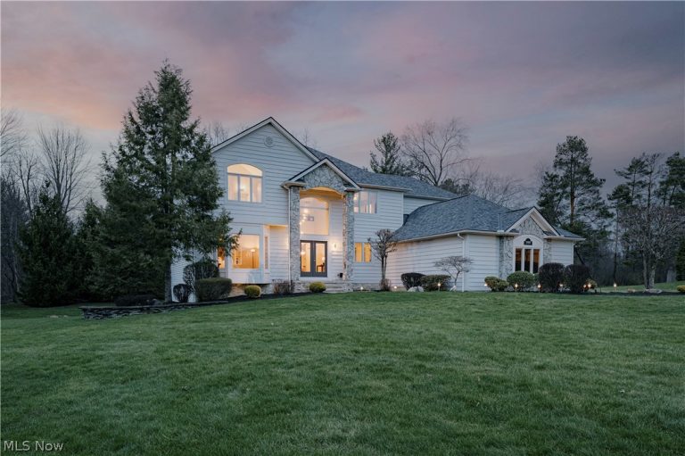 28495 Blue Pond Trail, Solon, OH - Photo 2