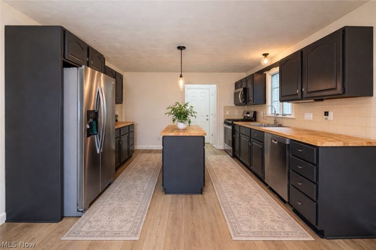 9825 Struthers Road, New Middletown, OH - Photo 5