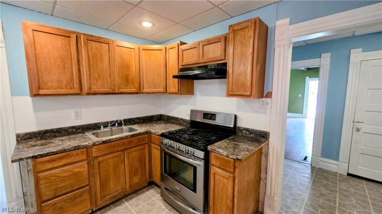 1506 Avery Street, Parkersburg, WV - Photo 4