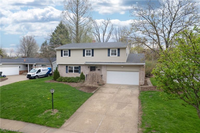 215 Grayling Drive, Fairlawn, OH - Photo 3