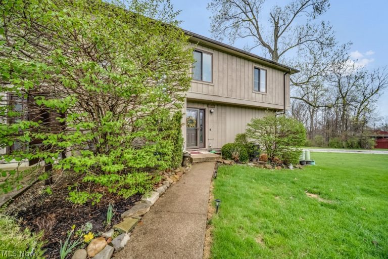 7390 Creekwood Drive #10D, North Royalton, OH, 44133