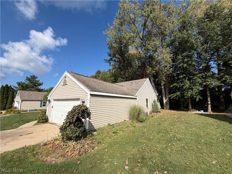 556 Greenside Drive, Painesville Twp, OH - Photo 4