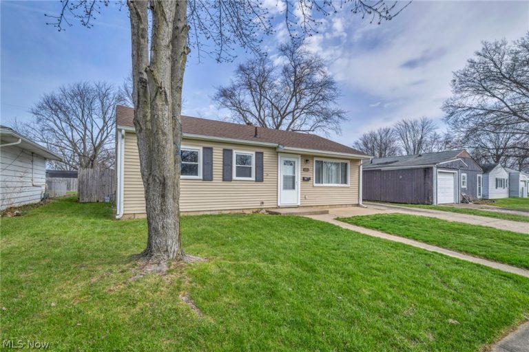 604 Bell Avenue, Elyria, OH - Photo 2