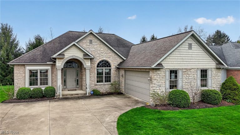 734 Homestead Pointe Drive, Orrville, OH - Photo 2