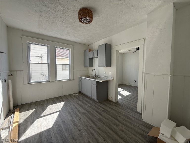 1068 68th Street, Cleveland, OH - Photo 4