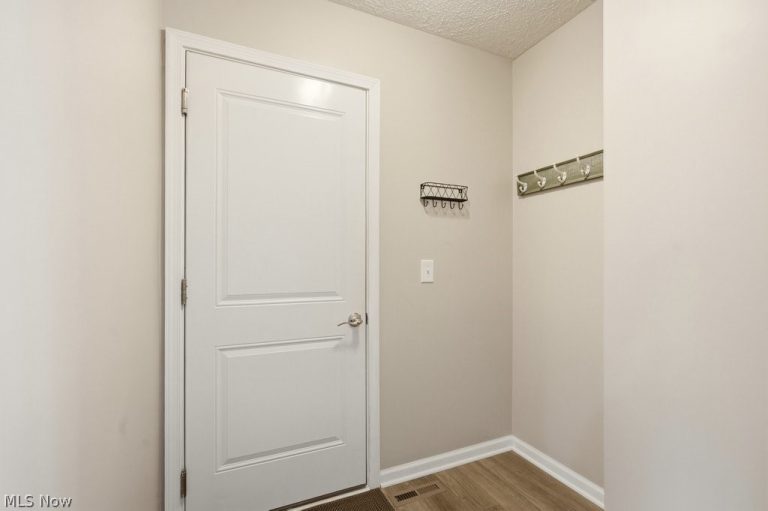 6562 Wisteria Lane, Medina, OH - Photo 4