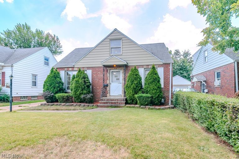 306 323rd Street, Willowick, OH - Photo 2