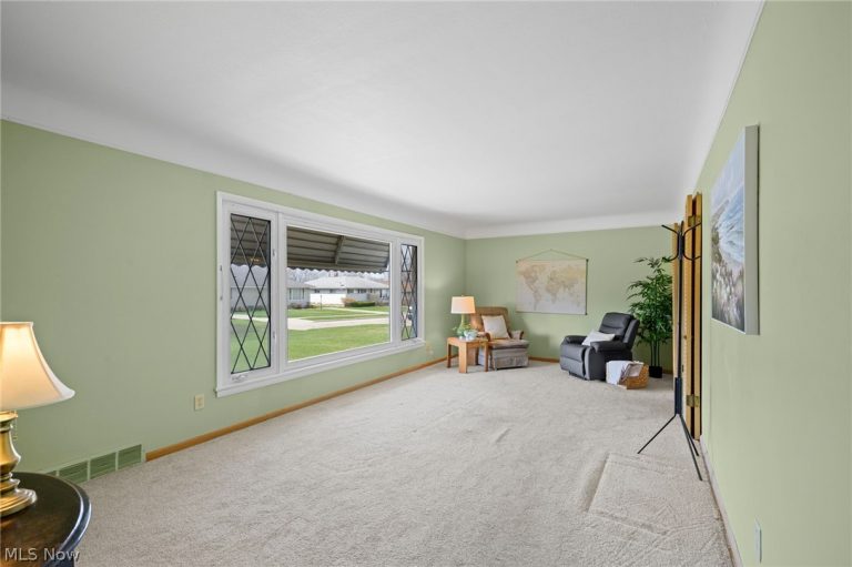 1849 Empire Road, Wickliffe, OH - Photo 3