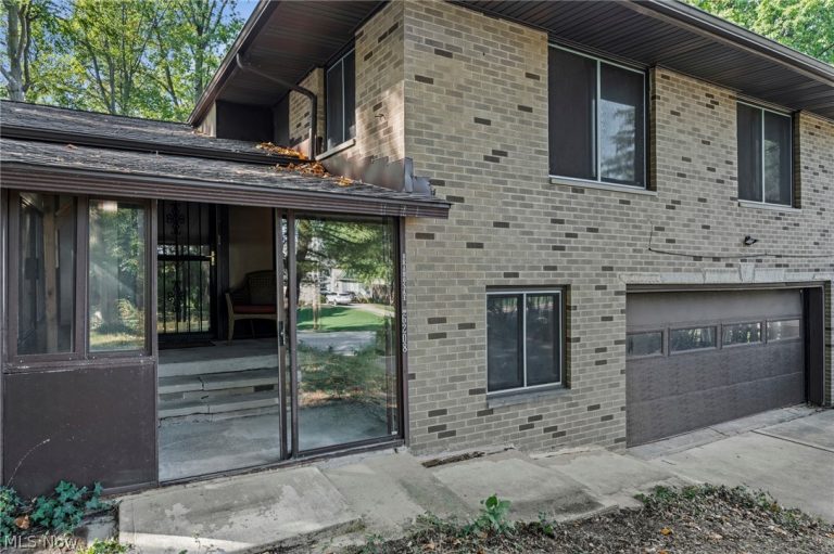 6208 Dora Boulevard, Independence, OH - Photo 3