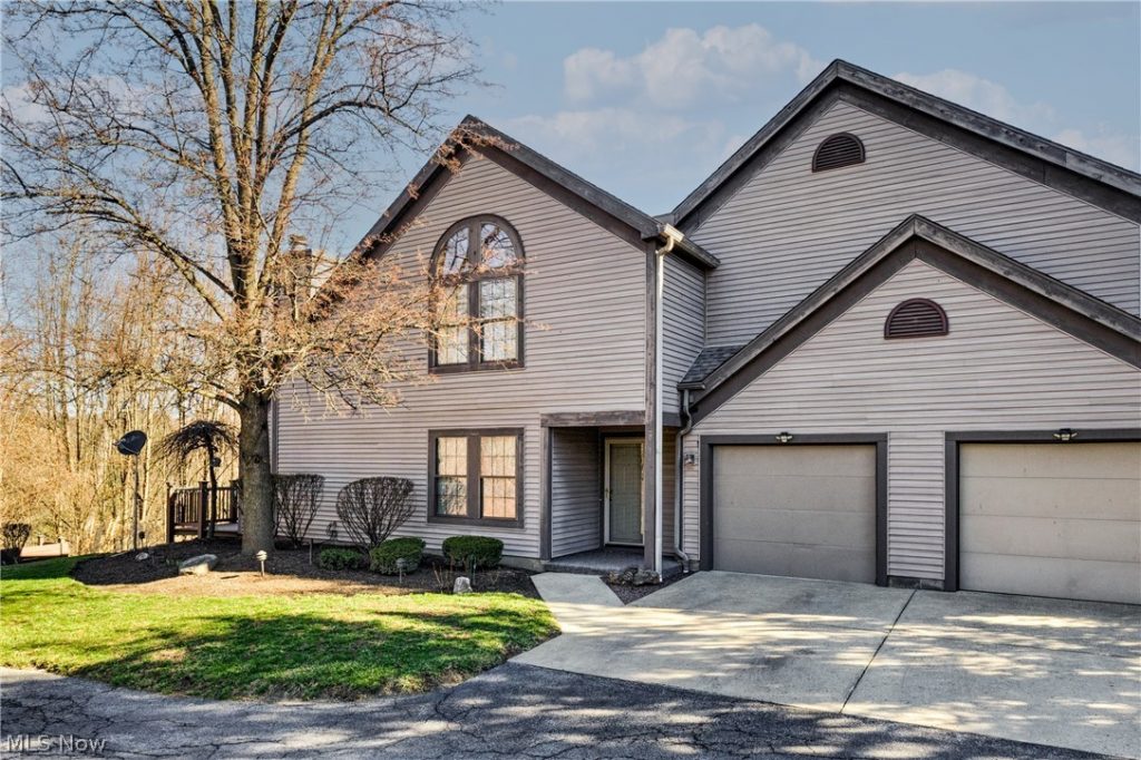 4032 Saint Andrews Court #1, Canfield, OH