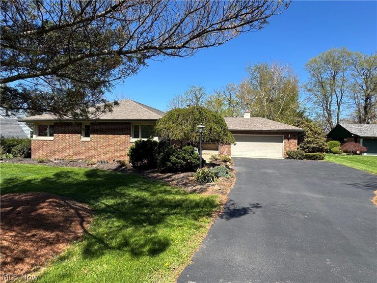 1648 Highland Lane, Ashtabula, OH - Photo 2