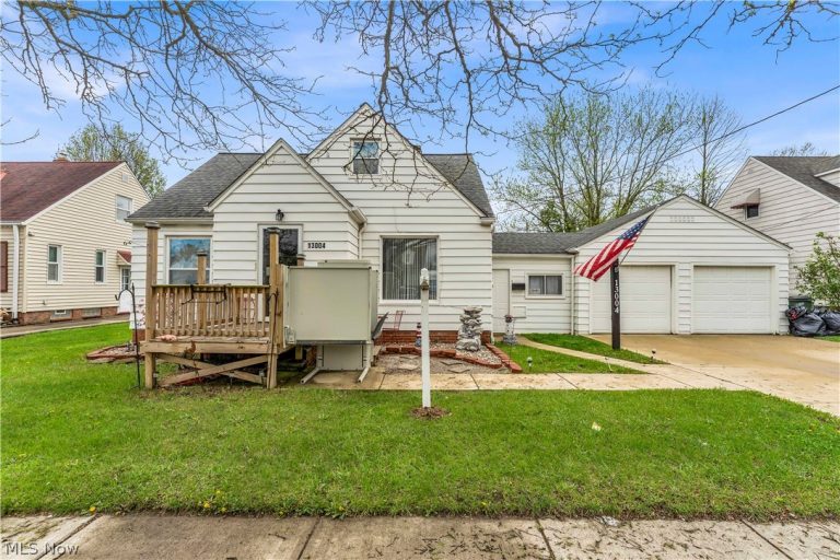 13004 Rockside Road, Garfield Heights, OH - Photo 2