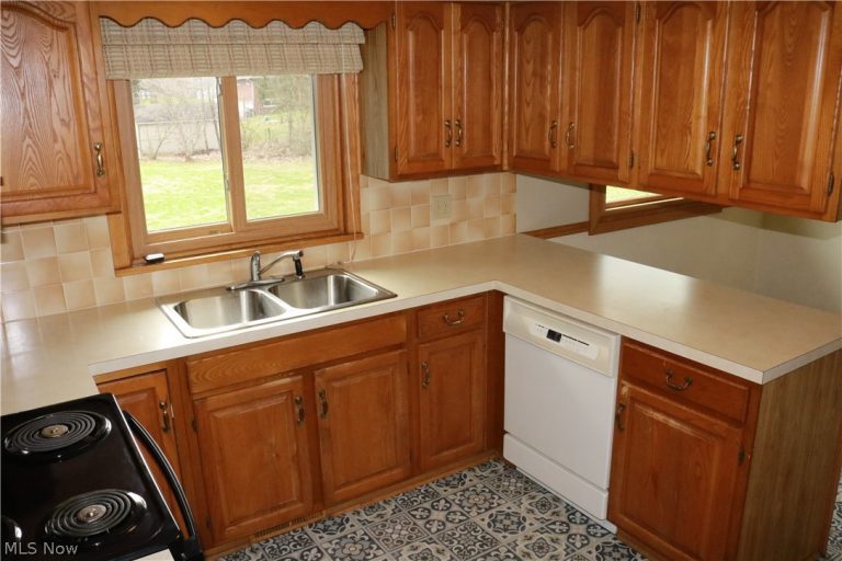 3788 Carl Street, Uniontown, OH - Photo 8