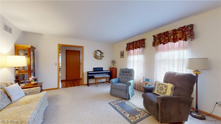 135 Meadow Lane, Parkersburg, WV - Photo 6