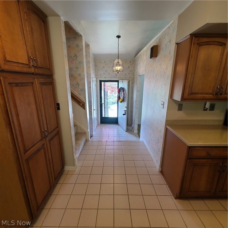 106 Martha Drive, St Clairsville, OH - Photo 5