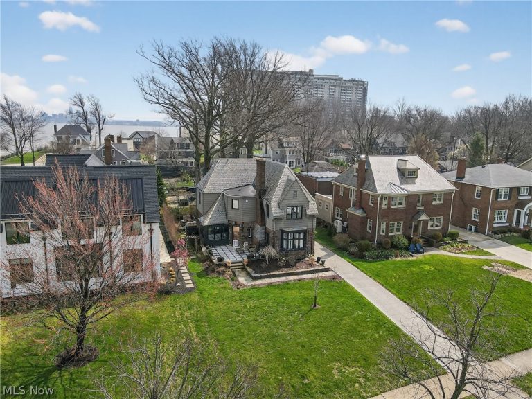 1017 Wilbert Road, Lakewood, OH - Photo 3