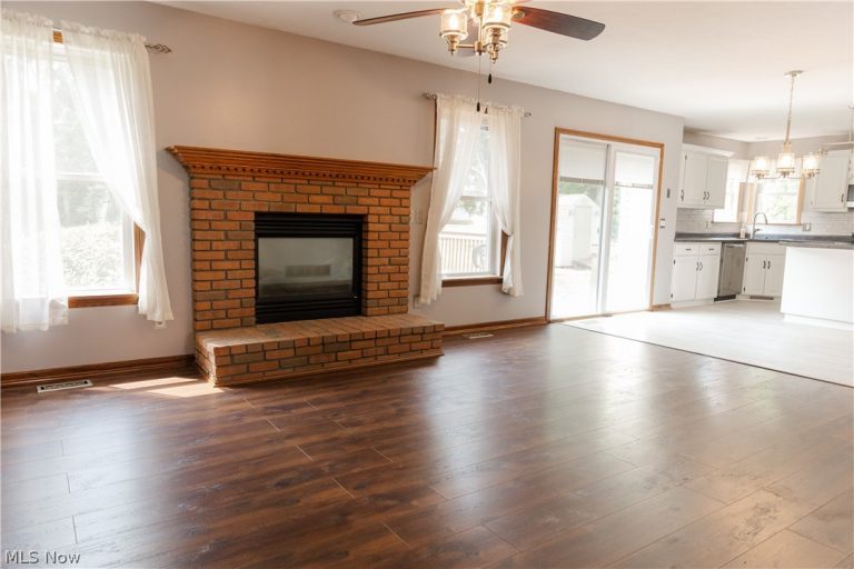 3069 Castle Circle, Massillon, OH - Photo 4