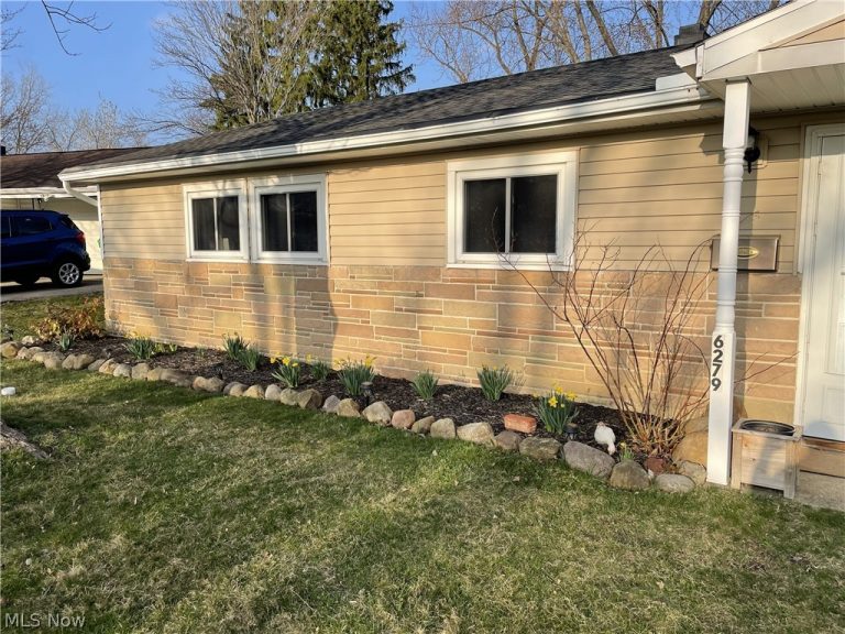 6279 Tonbridge Court, Bedford Heights, OH - Photo 8