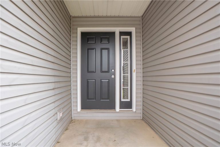 1290 Patriot Place, Massillon, OH - Photo 2