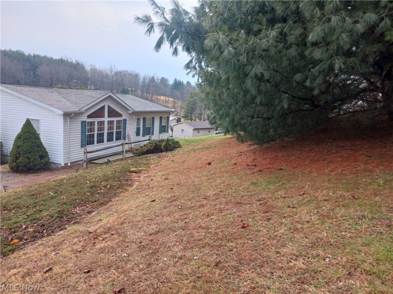 111 Everson Road, Belpre, OH, 45714