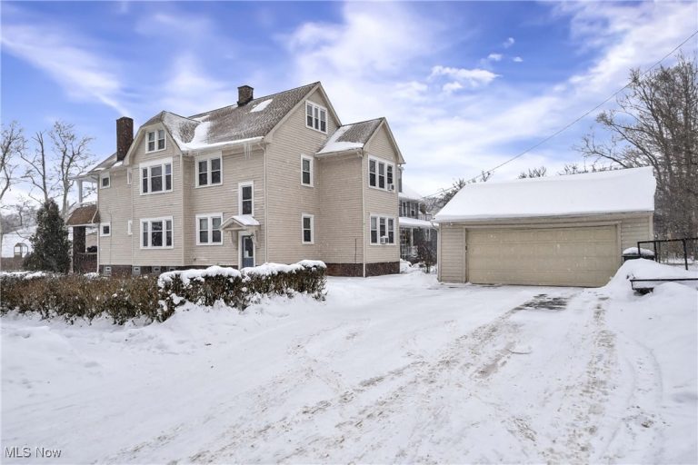 2477 Lee Road, Cleveland Heights, OH - Photo 8
