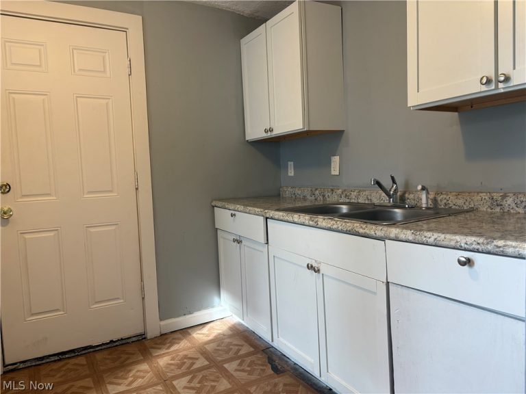 621 Creedmore Avenue, Barberton, OH - Photo 3