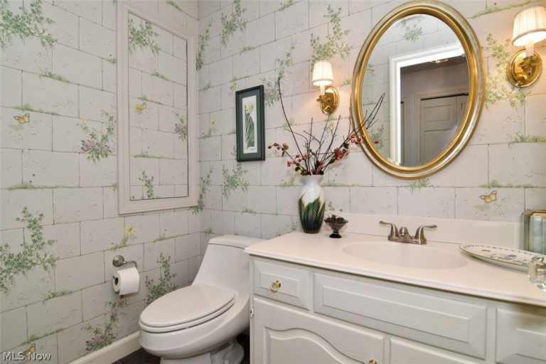 5200 Three Village Drive #LLC, Lyndhurst, OH - Photo 8