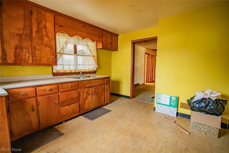 203 Clark Drive, Marietta, OH - Photo 8