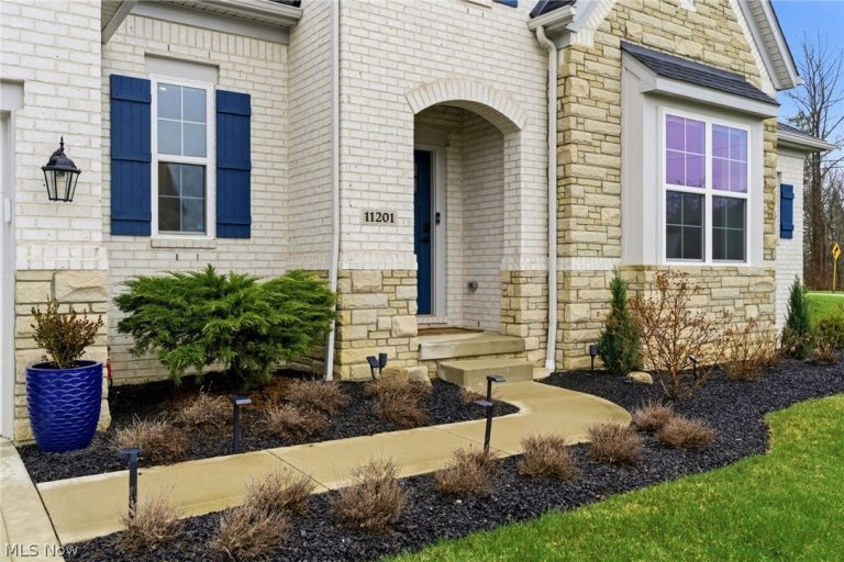 11201 Creek View Way, Columbia Station, OH - Photo 2