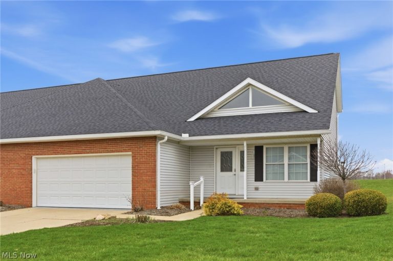 2735 Doral Circle, Massillon, OH - Photo 3