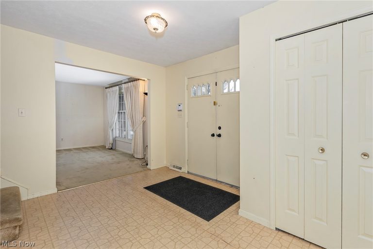 692 Davidson Drive, Highland Heights, OH - Photo 3