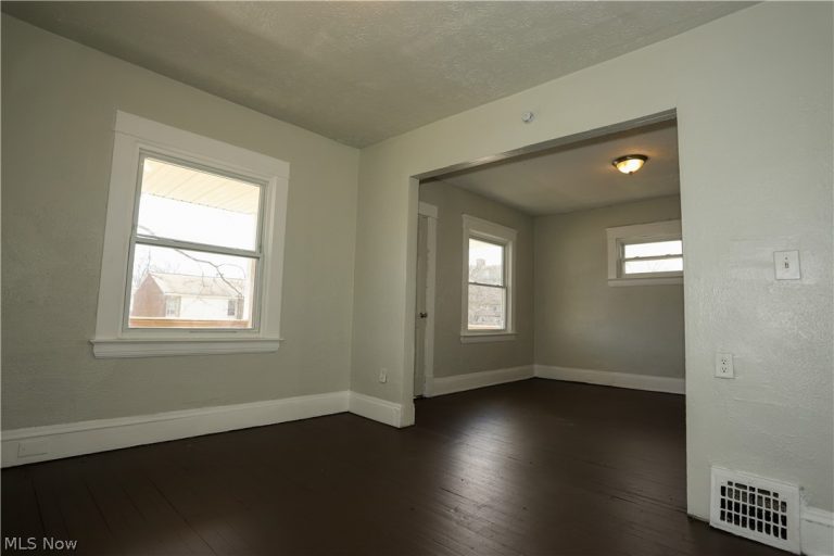 9409 Mount Auburn Avenue, Cleveland, OH - Photo 5