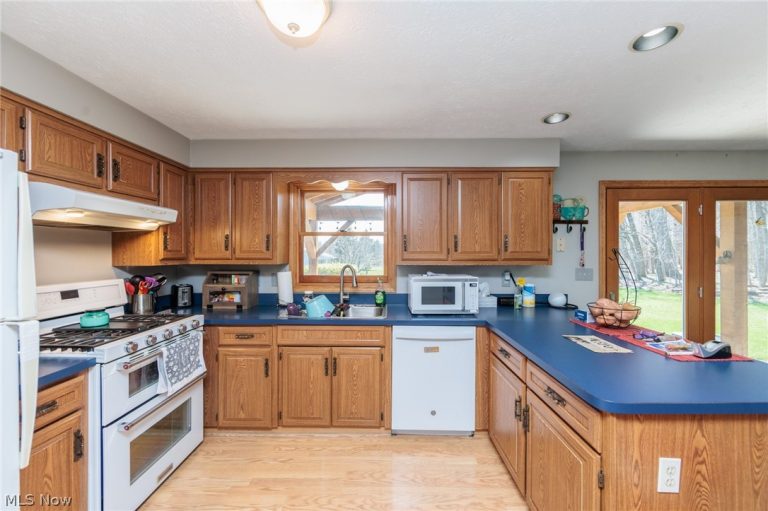 7310 Wolff Road, Medina, OH - Photo 6