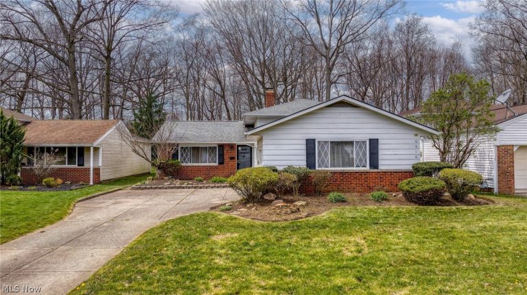 6516 Glenallen Avenue, Solon, OH - Photo 2