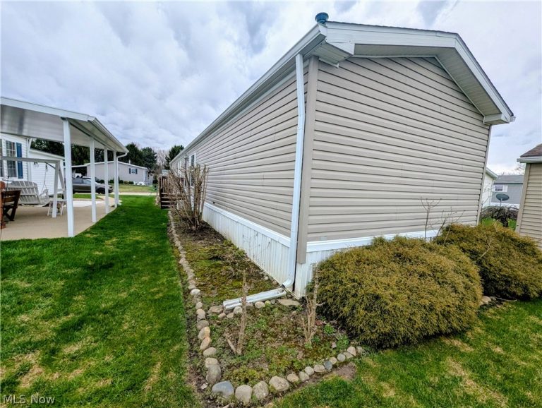 592 Sandtrap Circle, Painesville, OH - Photo 8