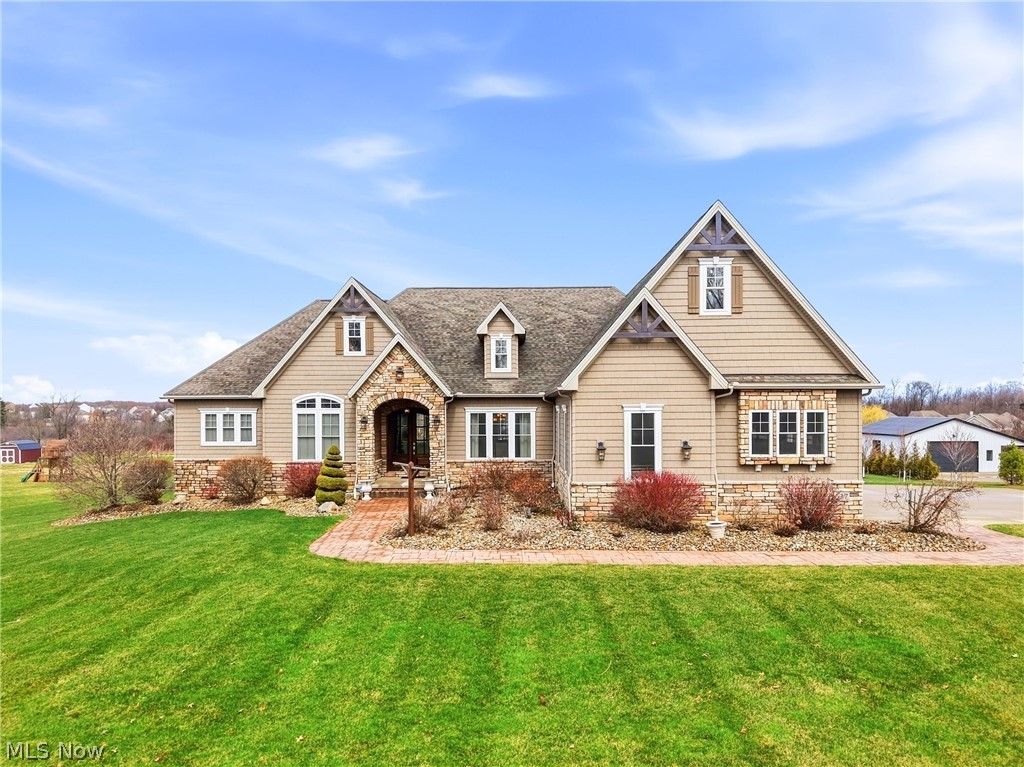 637 Lyonswood Drive, Hinckley, OH