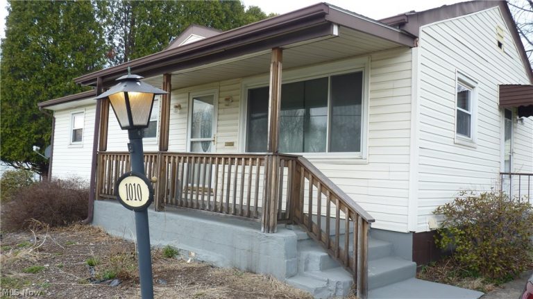 1010 Burlington Street, Youngstown, OH - Photo 2