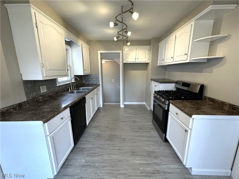 1600 Bond Street, Akron, OH - Photo 4